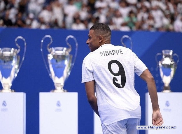 مبابي يعطل صفقة إنجليزية