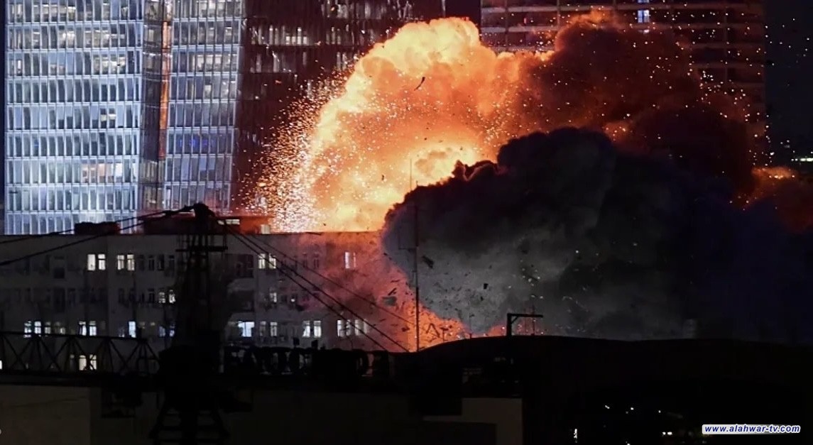 هجوم إيراني مكثف بصواريخ عنقودية انشطارية على تل أبيب في الاراضي المحتلة