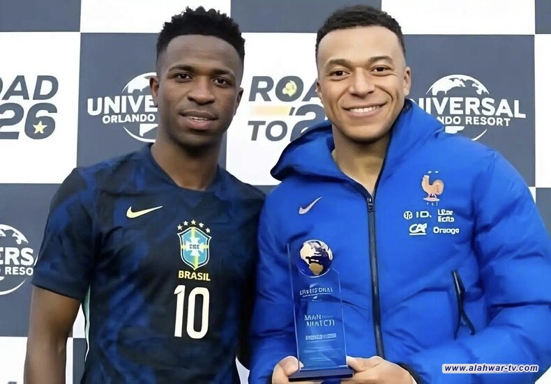مبابي وفينيسيوس جونيور يخطفان الأنظار بموقف لطيف بعد فوز فرنسا على البرازيل