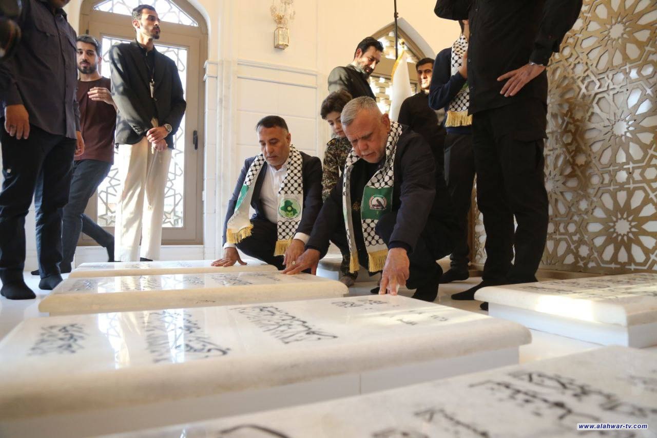 في الذكرى الـ 44 لتأسيسها.. الأمين العام لمنظمة بدر هادي العامري يزور روضة الشهيد القائد أبو مهدي المهندس وشهداء بدر في النجف الأشر