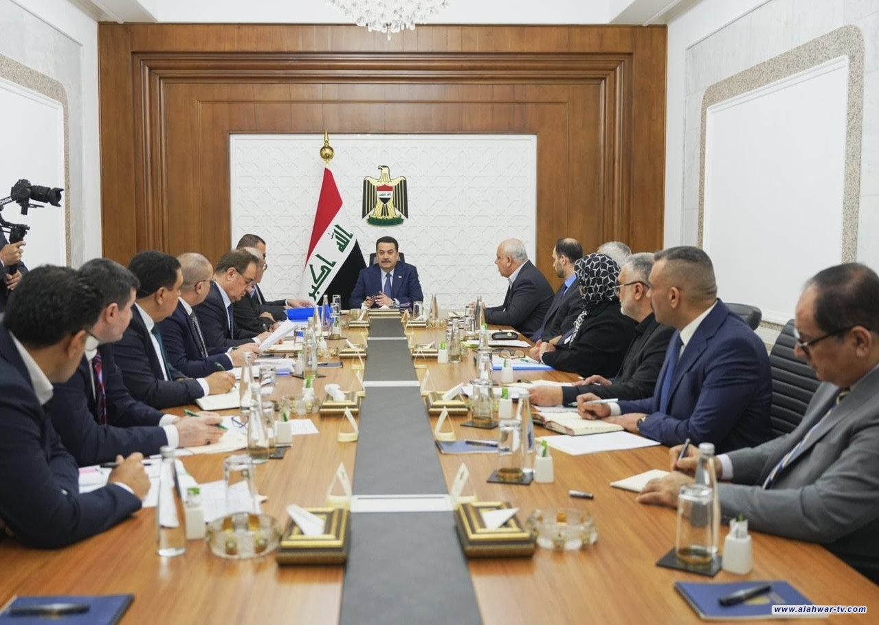 رئيس الوزراء يوجه باتخاذ إجراءات فعالة اتجاه كل من يعمل على عرقلة التحول نحو الدفع الالكتروني