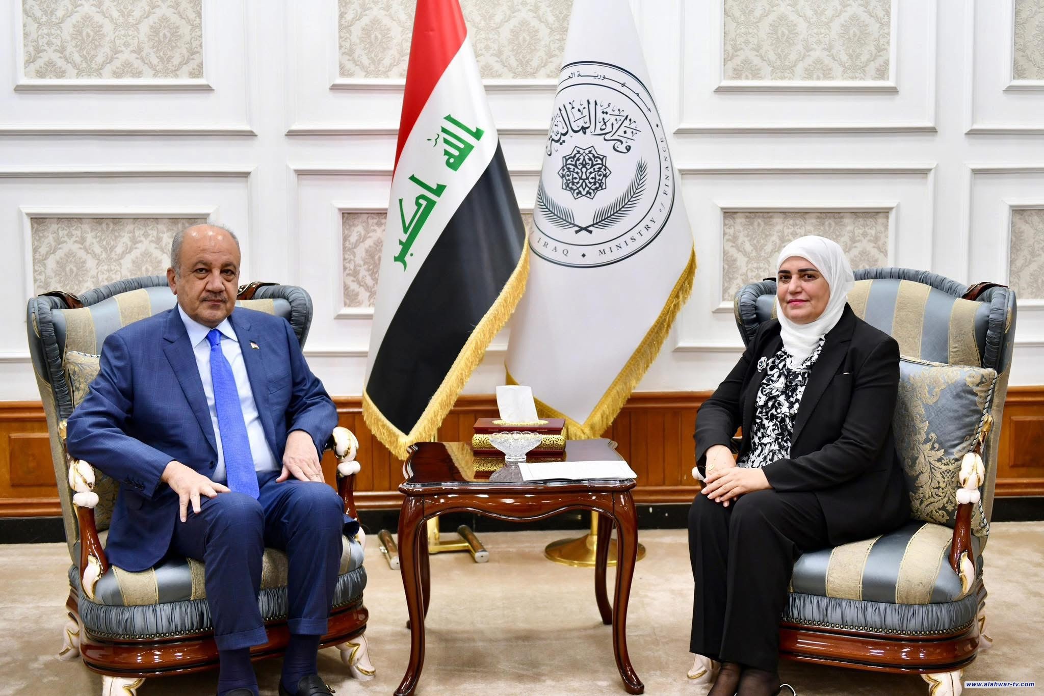 المالية تجدد نفيها مزاعم تخفيض رواتب منتسبي الجيش والشرطة أو توقف صرفها