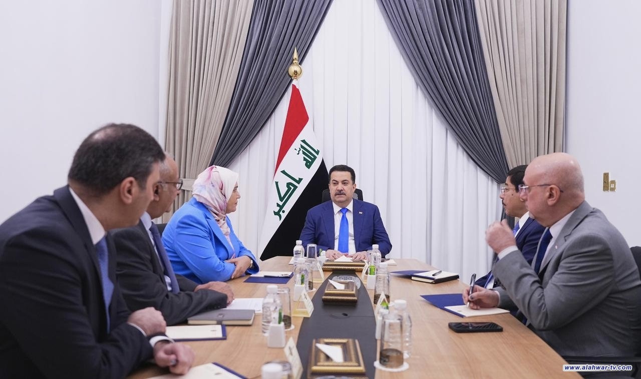 رئيس الوزراء يترأس اجتماعاً لمتابعة آليات دعم المصارف بتنفيذ مشاريع البنى التحتية والتنموية