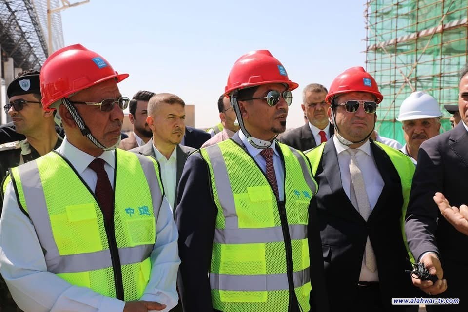 وزير النقل: طريق التنمية ومطار الناصرية الدولي سيوفران آلاف فرص العمل لأبناء المحافظ