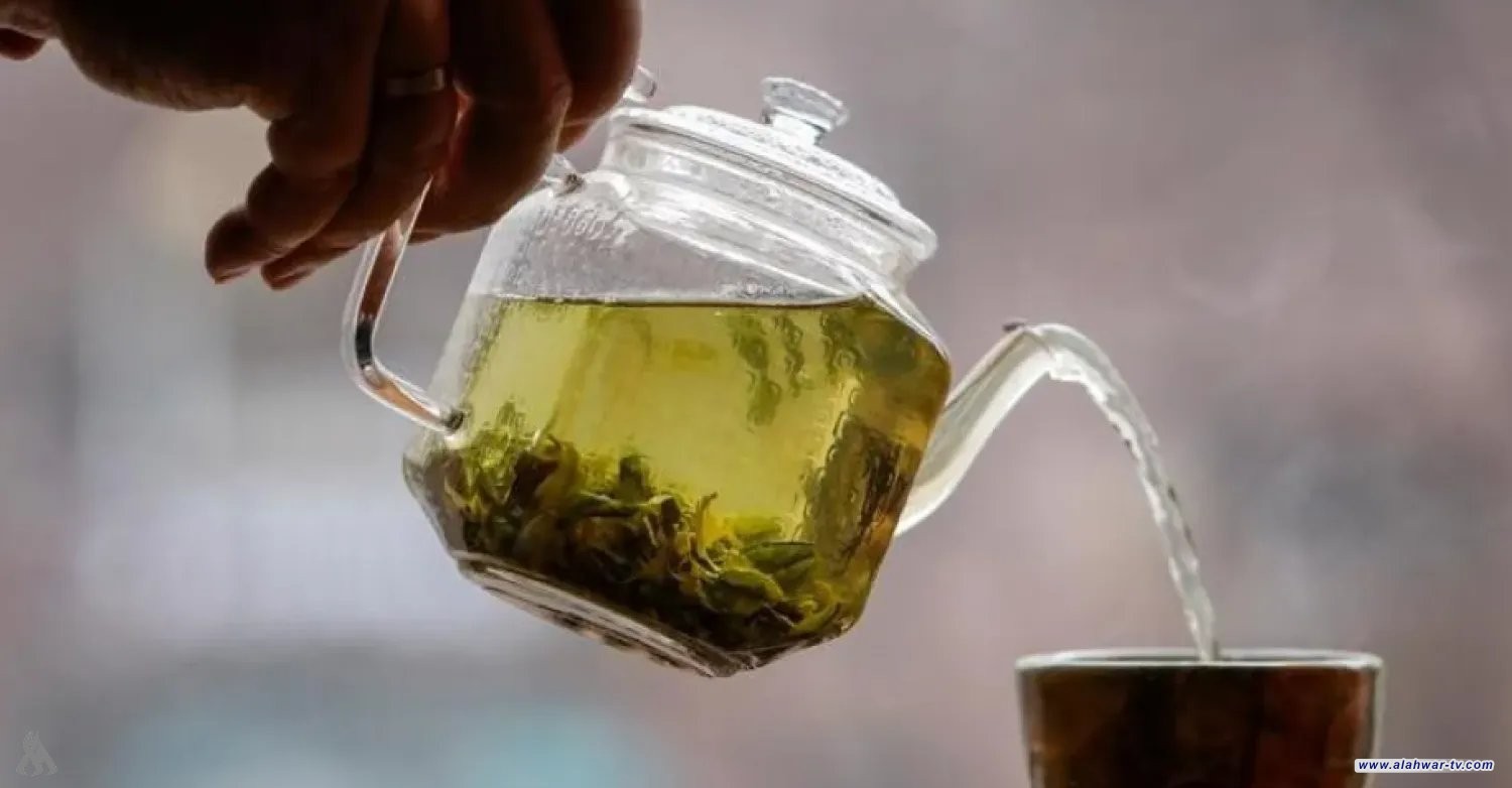 خبراء يحذرون من مخاطر الإفراط في تناول الشاي الأخضر