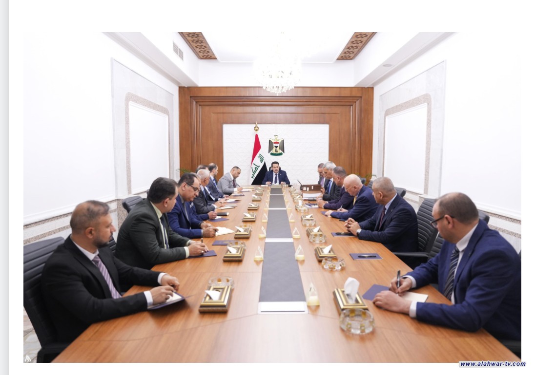 رئيس الوزراء يوجّه بانطلاق مشاريع الطاقة المتجددة بداية الصيف المقبل