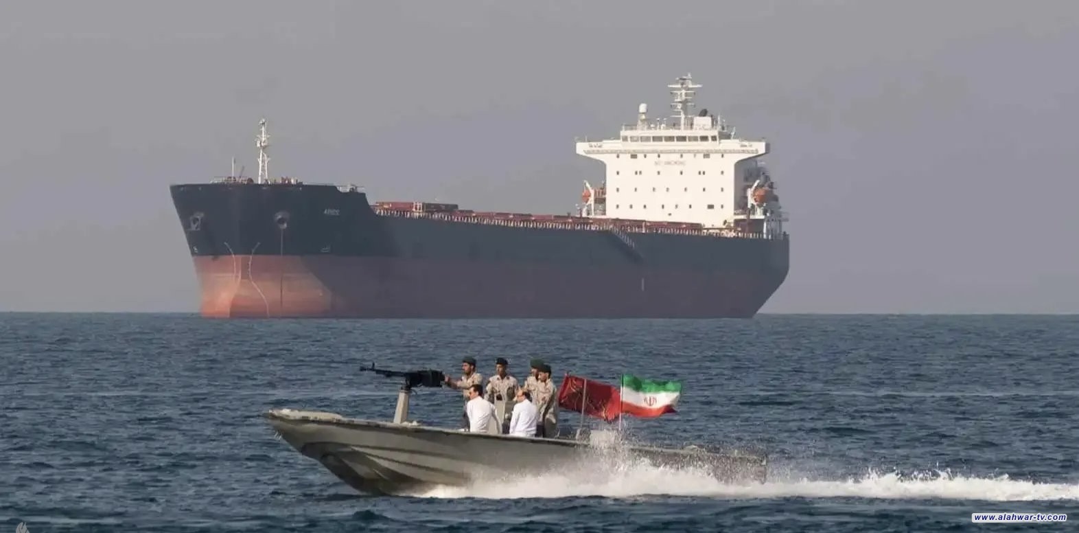 إعلام إيراني: توقف مرور ناقلات النفط عبر مضيق هرمز بعد الهجوم الإسرائيلي على لبنان