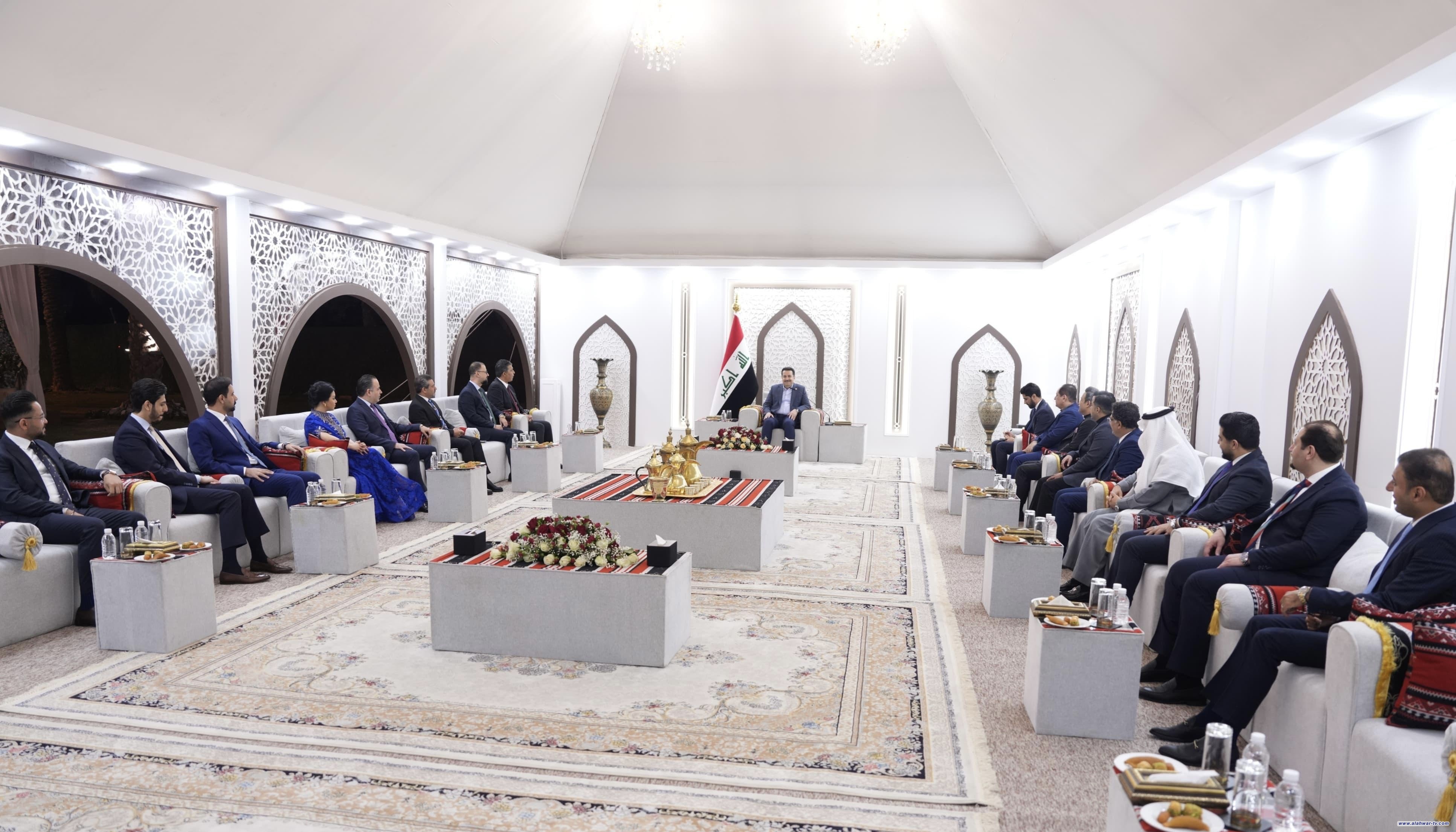 رئيس الوزراء يؤكد أهمية دور الإعلام في مساعدة الناس على معرفة الحقيقة