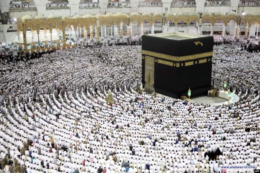عودة أول قافلة لحجاج بيت الله الحرام إلى مطار بغداد .
