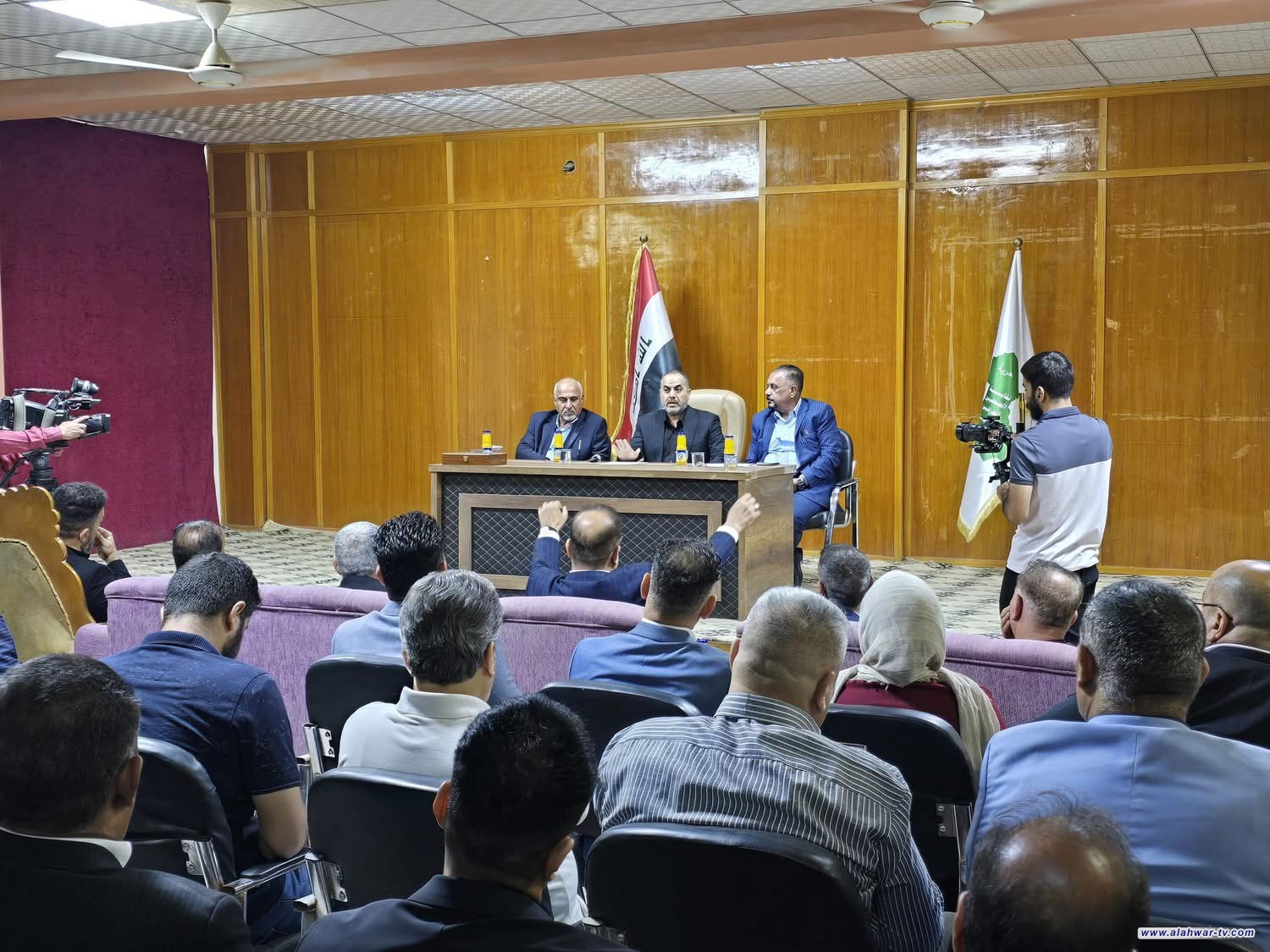 رئيس مجلس ذي قار يلتقي صحفيي واعلاميي ذي قار ويستمع الى مشاكل وتحديات عملهم
