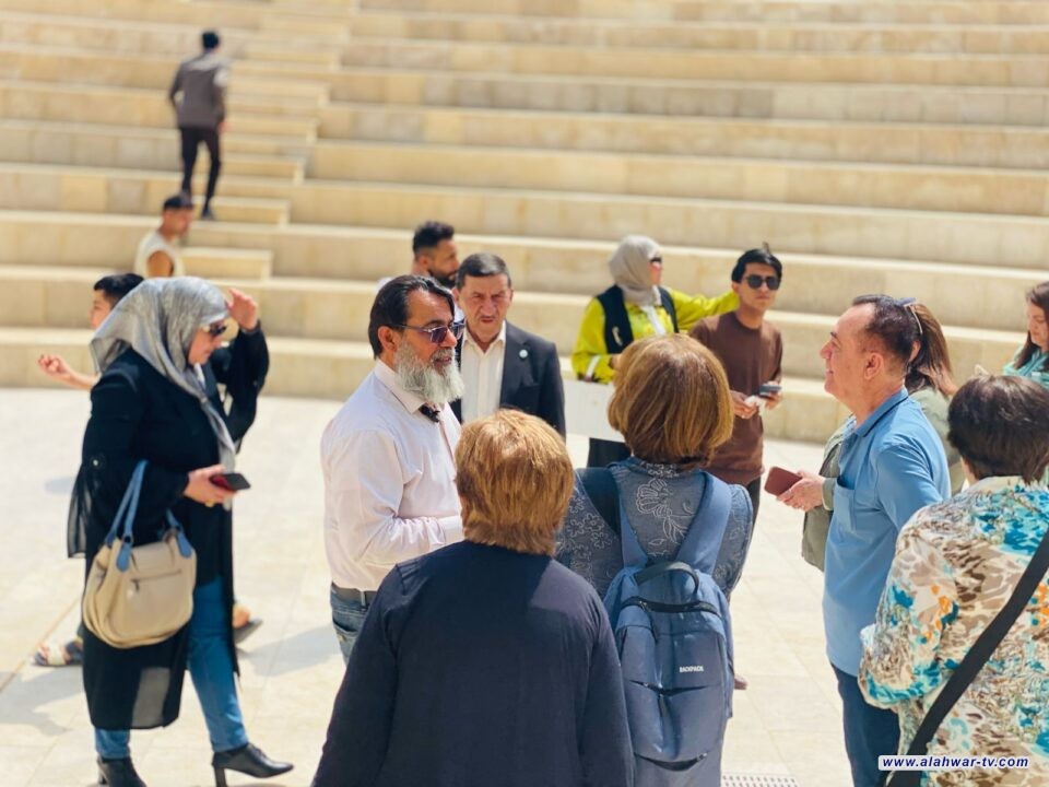 سياح من دول أجنبية يتوافدون على مدينة أور السياحية في الناصرية