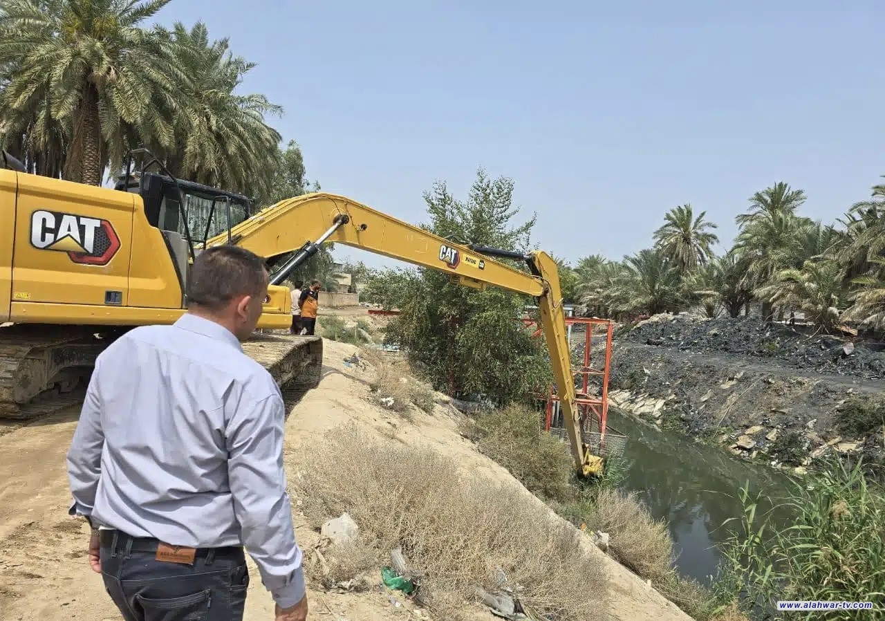 إدارة مشروع الغراف تنفذ حملة ازالة التجاوزات على شط ال ابراهيم في سيد دخيل