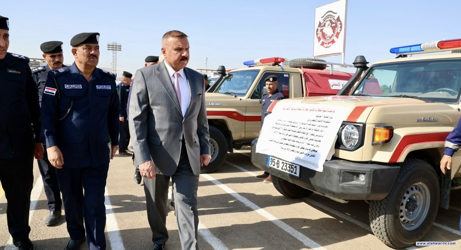 وزير الداخلية يشرف على تسلم الدفاع المدني الدفعة الثانية من الآليات التخصصية والساندة