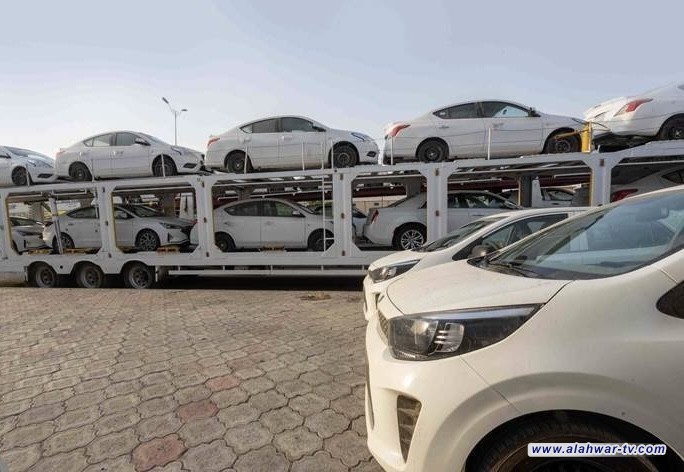 التجارة: تعليمات حكومية لتنظيم آلية استيراد السيارات وتقليل أعدادها