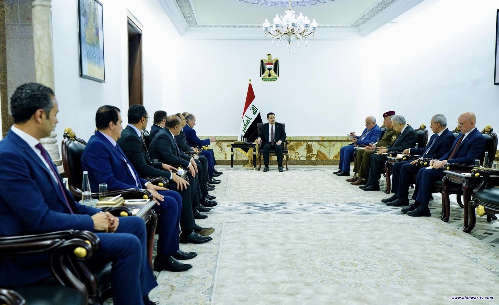 رئيس الوزراء: نحو 40 طلباً قدمت لإنشاء مصانع أدوية محلية