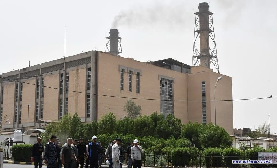 وكيل وزارة الكهرباء يتفقد محطة كهرباء ذي قار المركبة ويشيد بكفاءتها استعدادا للصيف