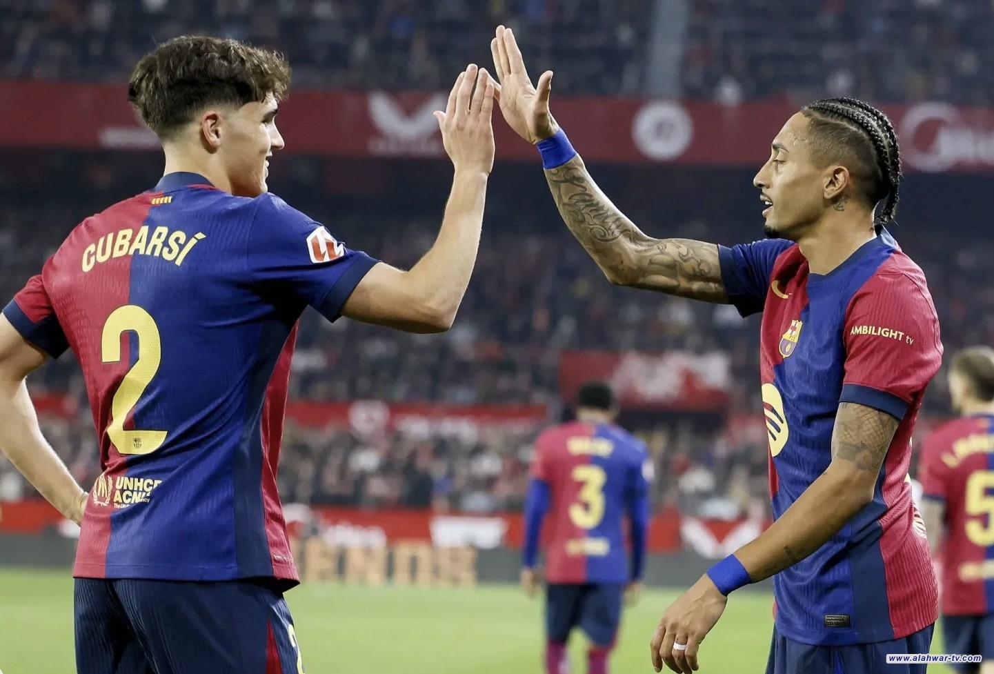 لاليغا تواصل الضغط على برشلونة