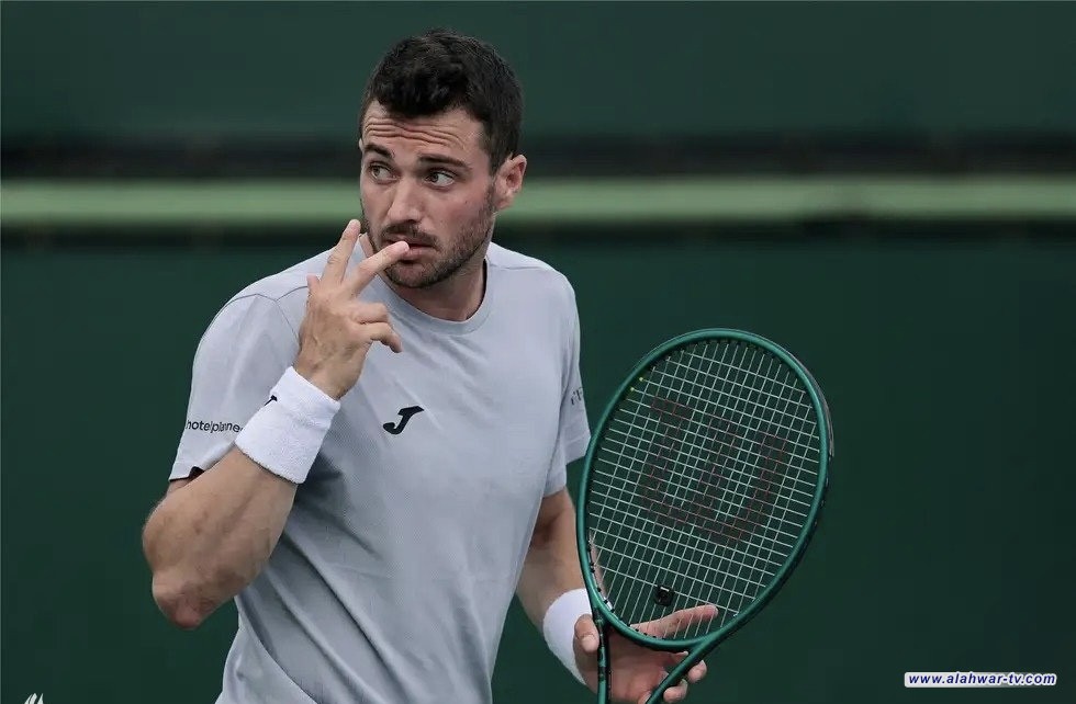 بيدرو مارتينيز يقصي فافرينكا من بطولة بوخارست للتنس