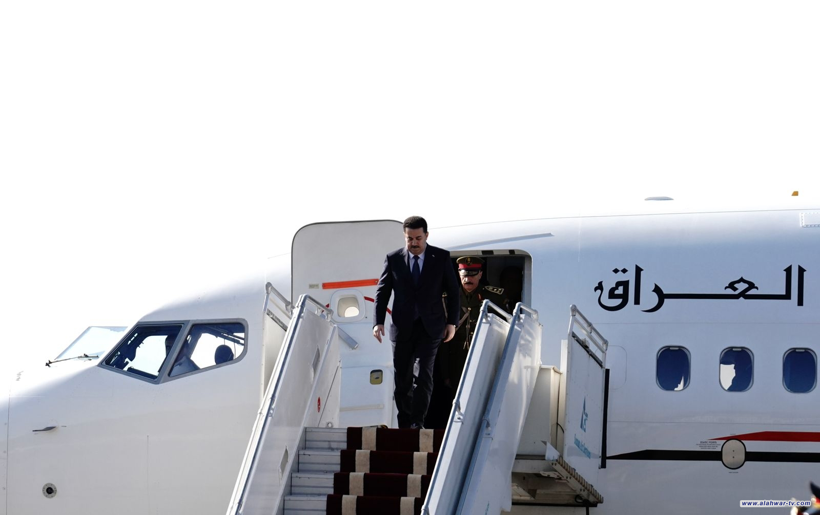 رئيس الوزراء يعود إلى بغداد بعد اختتام زيارته إلى البصرة