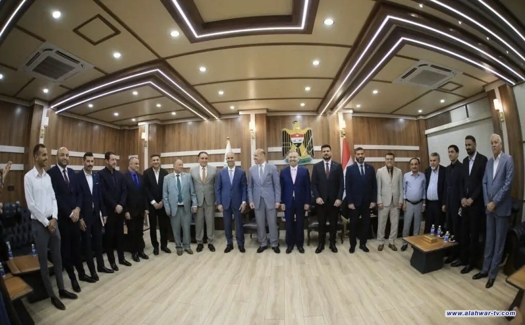 نائب محافظ ذي قار يستقبل رئيس اتحاد الكرة لبحث دعم القطاع الرياضي في المحافظة