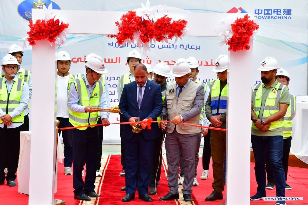 مدير تربية ذي قار يفتتح احدى مدارس الاتفاقية العراقية الصينية في حي سومر بمدينة الناصرية