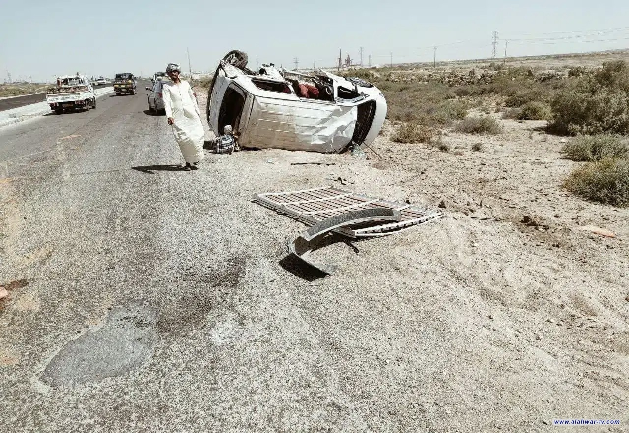 مصرع شخص وإصابة اثنين آخرين بحادث انقلاب مركبة قرب المدينة الصناعية جنوب الناصرية