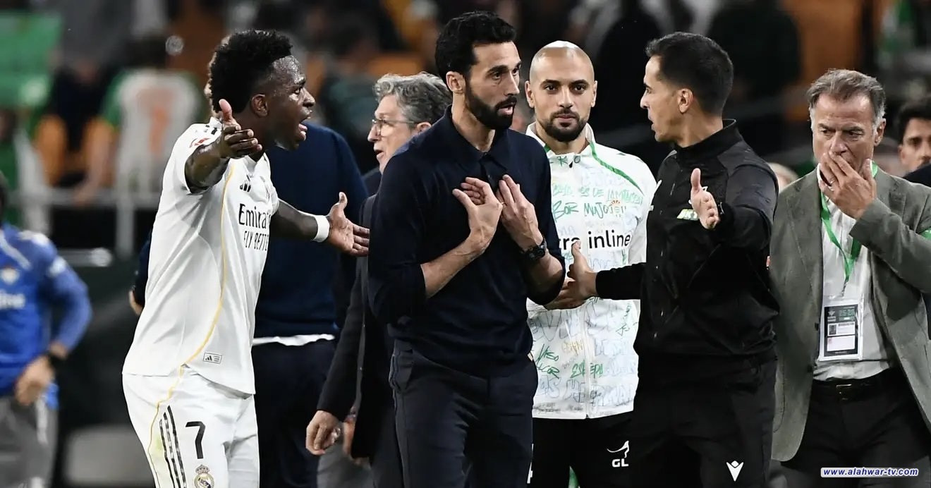 أربيلوا: القرارات التحكيمية أثرت على نتيجة ريال مدريد وبيتيس
