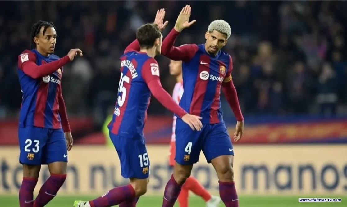 برشلونة يهزم نابولي بثلاثية ويبلغ ربع نهائي الأبطال