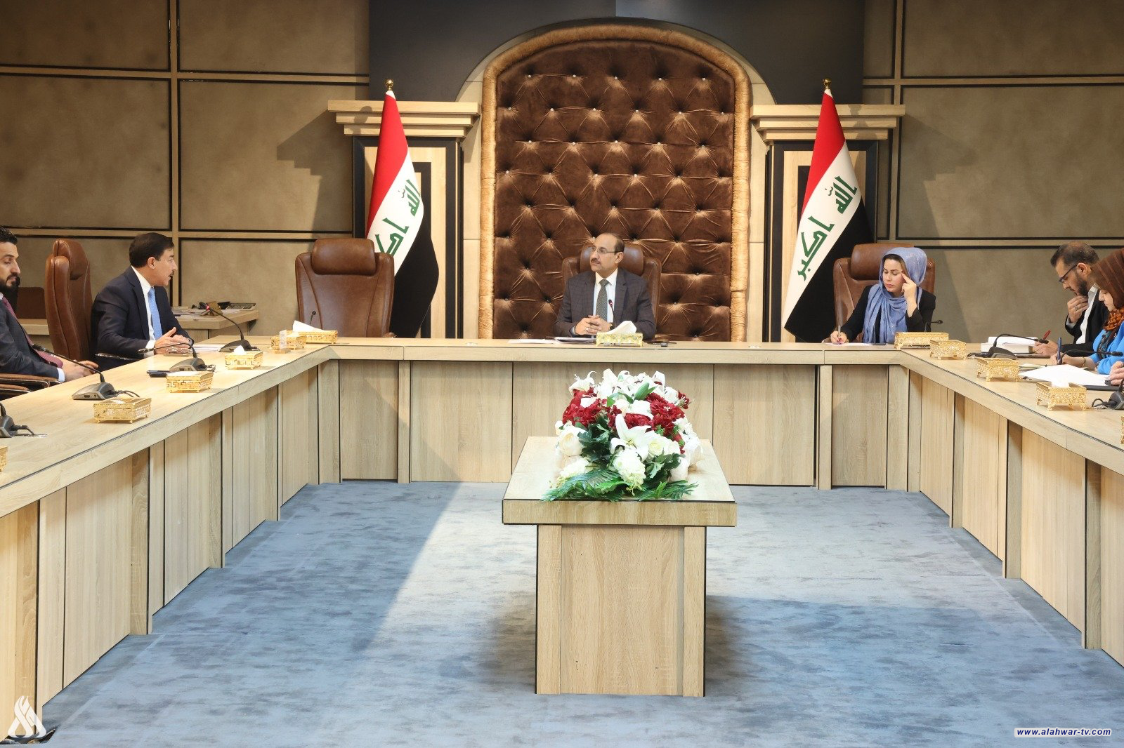 المالية النيابية: نتطلع للتنسيق مع البنك المركزي لزيادة قيمة الدينار والسيطرة على السوق