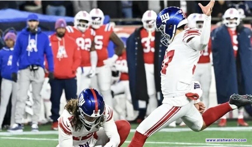 خطأ في الملعب.. ينقذ حياة مشجع خارج المدرجات