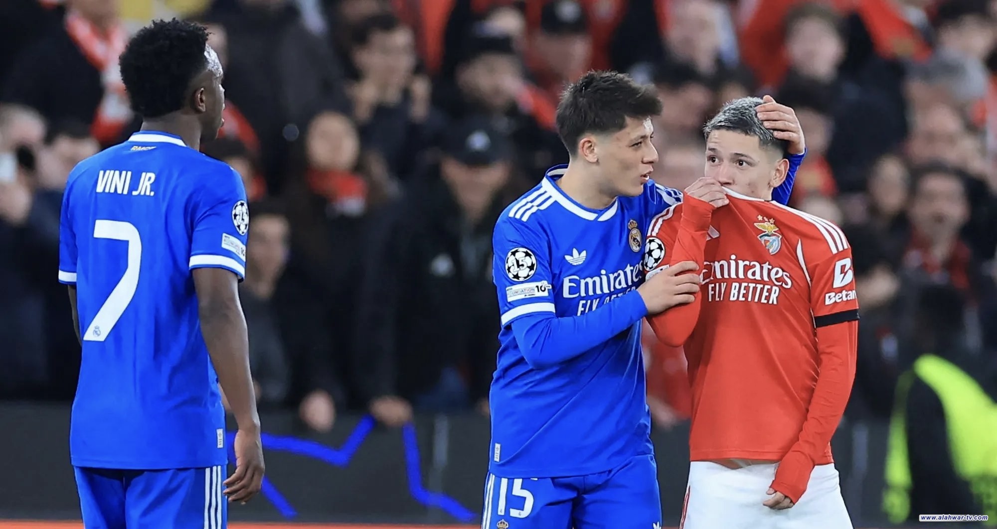 الفيفا يقر عقوبة مشددة لتغطية الفم