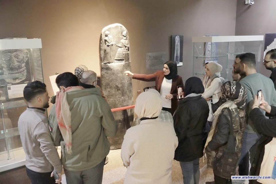 ناشطون في مجال العمل الإنساني التطوعي من مختلف المحافظات يزور متحف الناصرية الحضاري