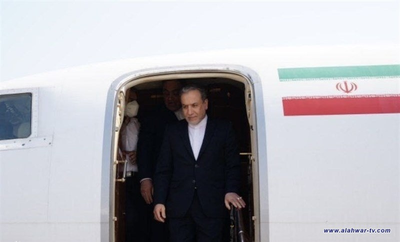الوفد الإيراني برئاسة عراقجي يصل إلى مسقط