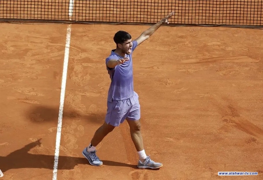 ألكاراز ينجو من فخ فيلس ويبلغ نصف نهائي مونتي كارلو للتنس