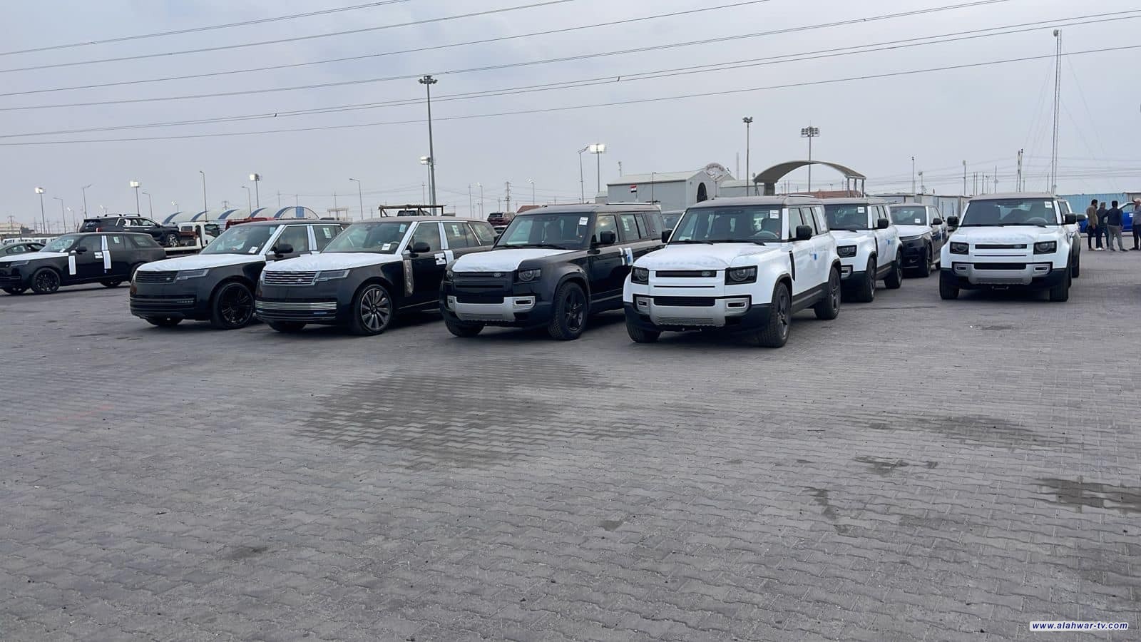 53 عجلة (رنج روفر) معدّة للتهريب في ميناء ام قصر الاوسط