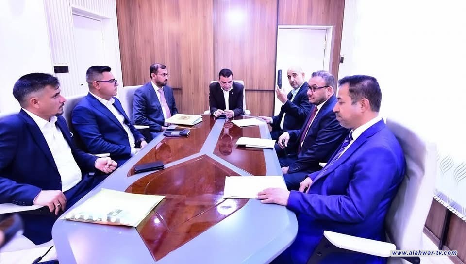 محافظ ذي قار يترأس اجتماعاً لمناقشة ملفات حيوية وتحسين الخدمات