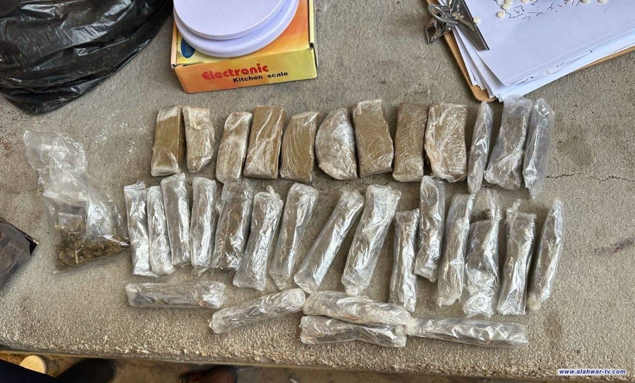 صور : احباط محاولة تهريب حبوب ومواد مخدرة في منفذ القائم