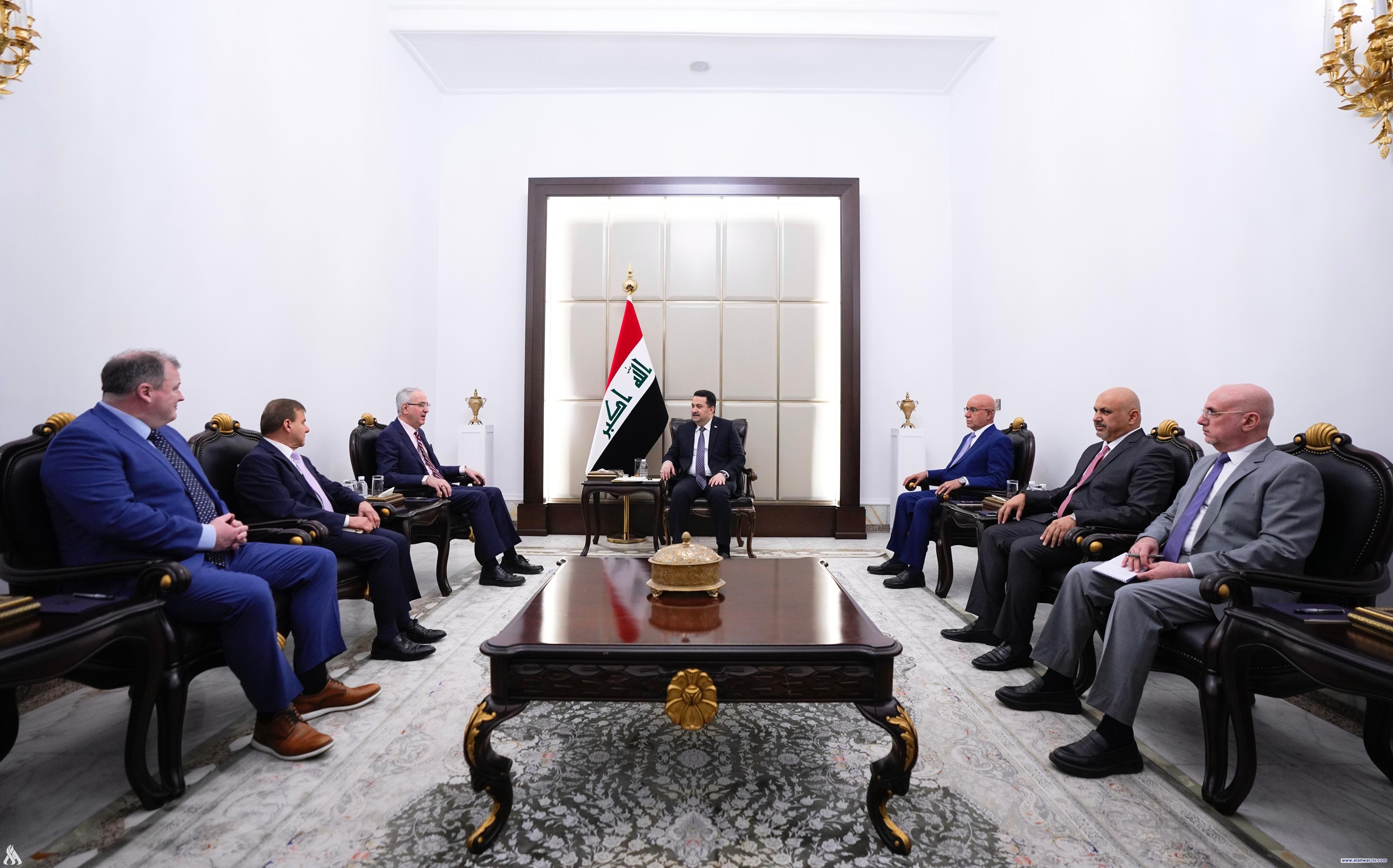 رئيس الوزراء يؤكد حرص الحكومة على تفعيل جميع بنود الاتفاقية الإطارية مع الولايات المتحدة