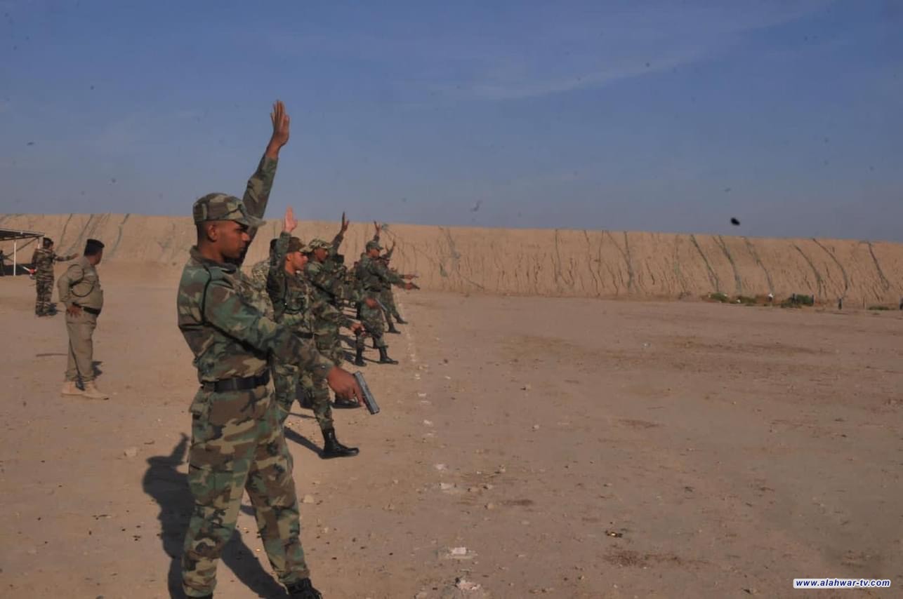 مركز تدريب شرطة ذي قار يختتم دورة الرماية للمتطوعين الجدد الوجبة الاولى .