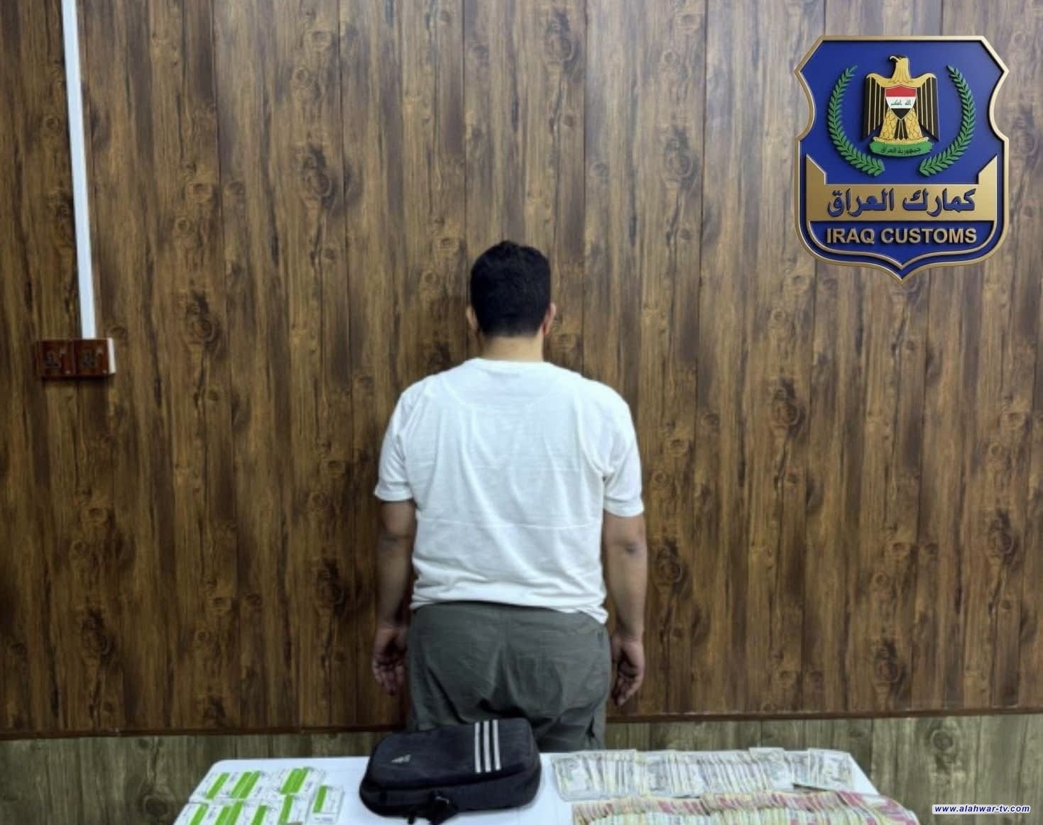 الجمارك: ضبط مسافر مخالف لتعليمات البنك المركزي في مركز جمرك القائم