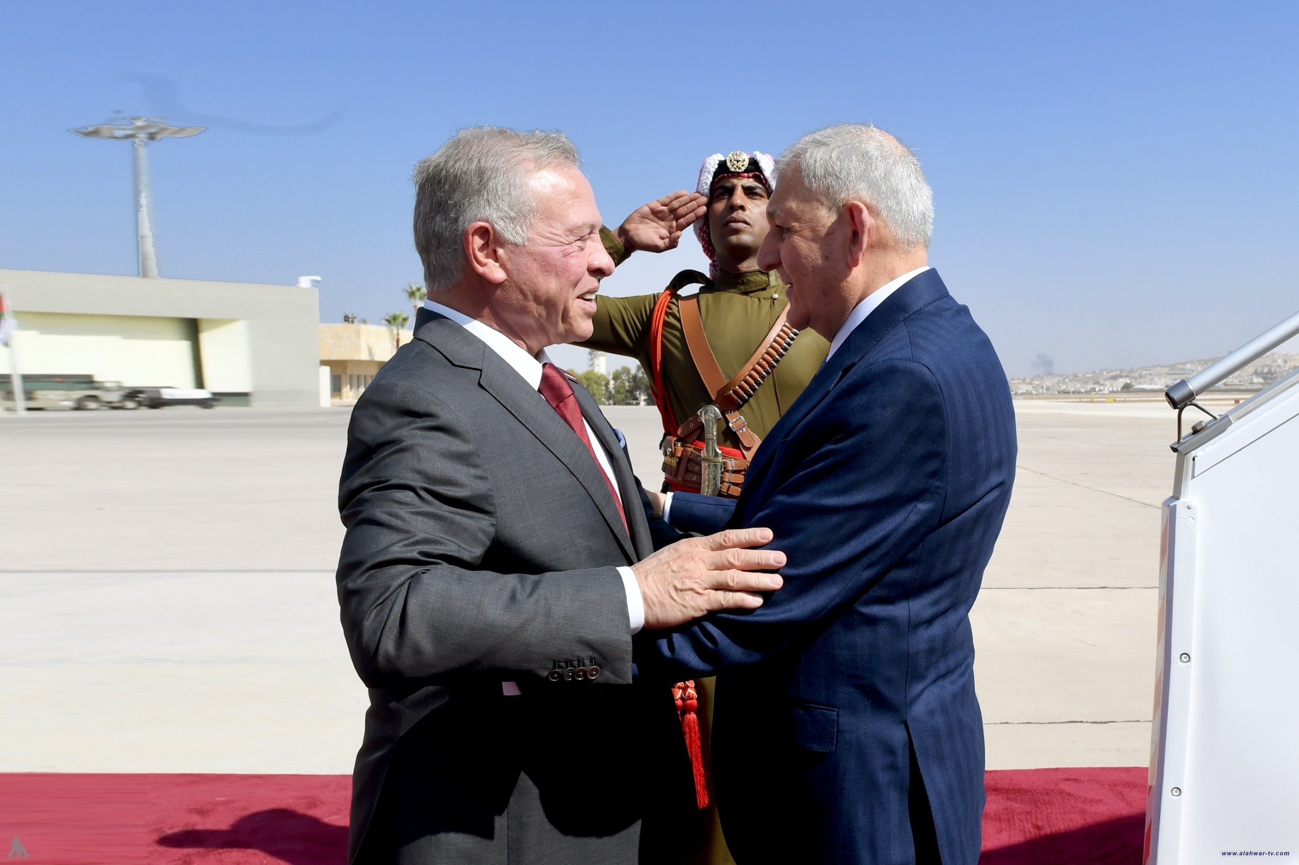 رئيس الجمهورية يصل إلى العاصمة الأردنية عمان في زيارة رسمية