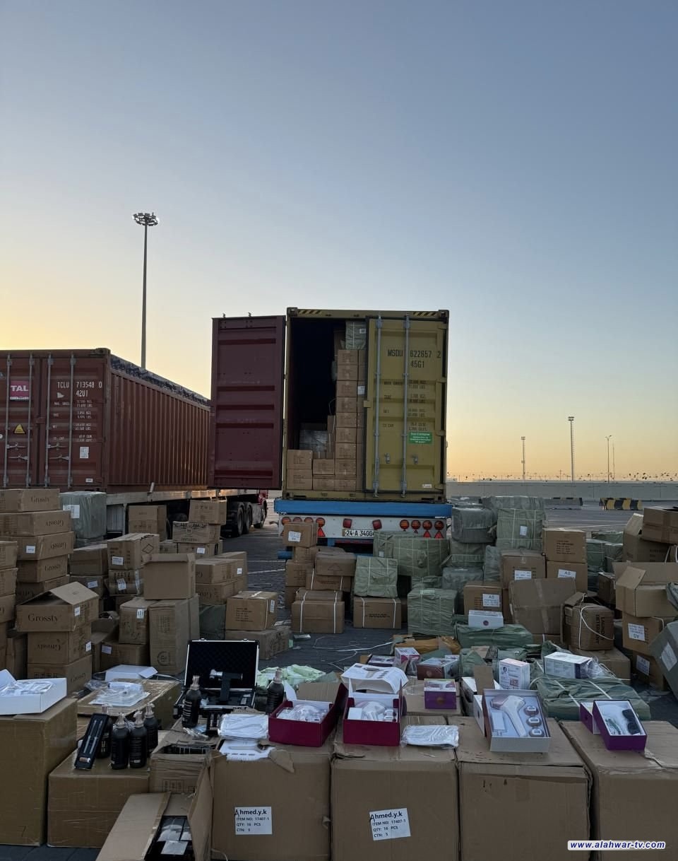 ضبط 3 حاويات مخالفة لشروط الاستيراد في ميناء أم قصر الشمالي
