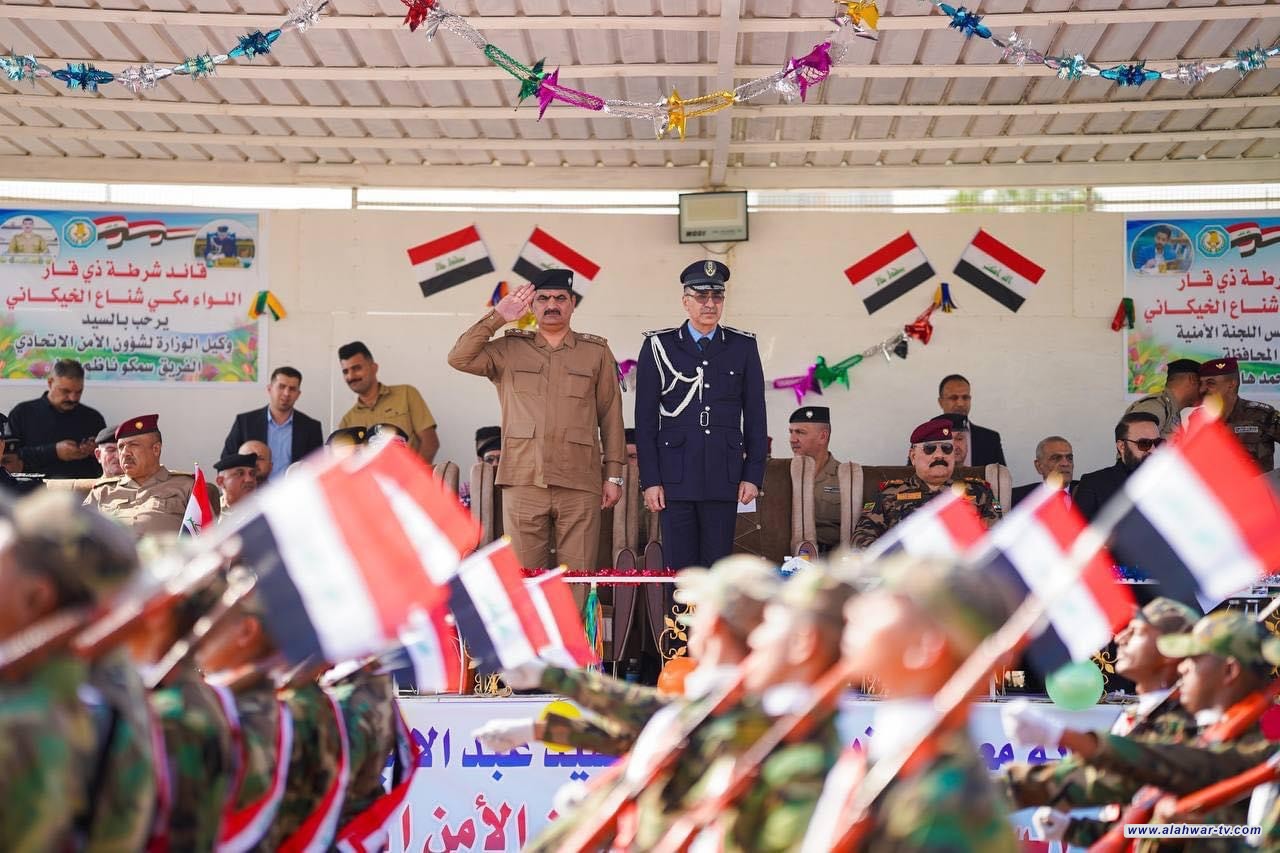 قيادة شرطة ذي قار تقيم احتفالاً واستعراضاً عسكرياً بمناسبة تخرج الدفعة الاولى من المتطوعين بصفة عقد .