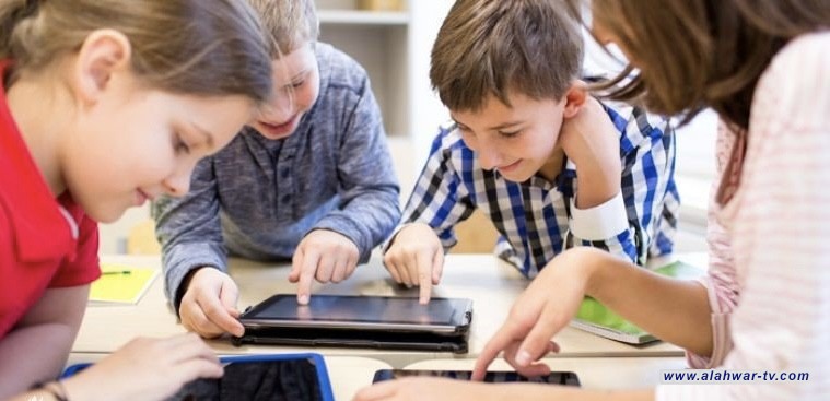 مخاوف متصاعدة من الآثار السلبية لمواقع التواصل على صحة الأطفال النفسية