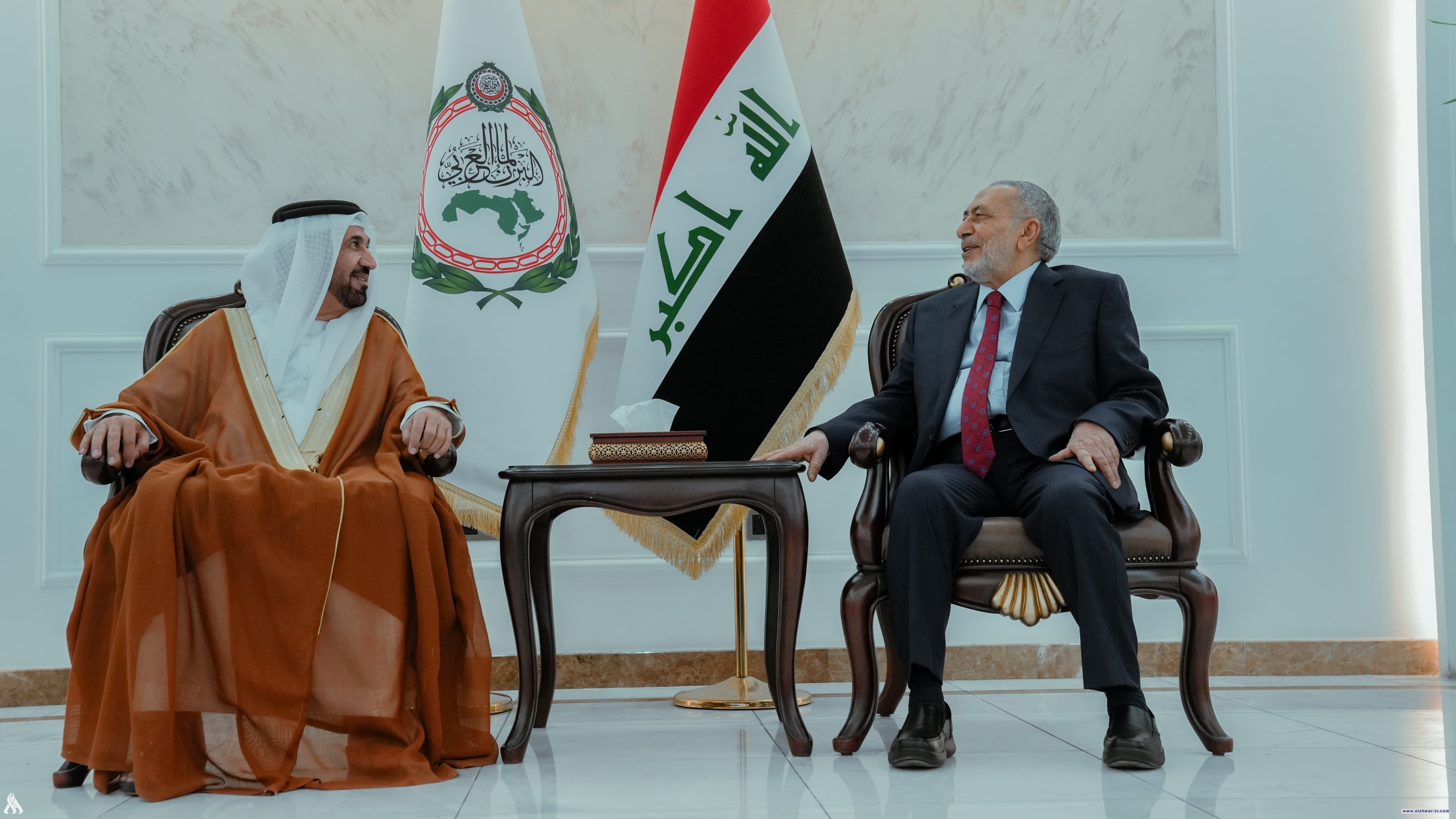 رئيس البرلمان العربي يصل إلى بغداد