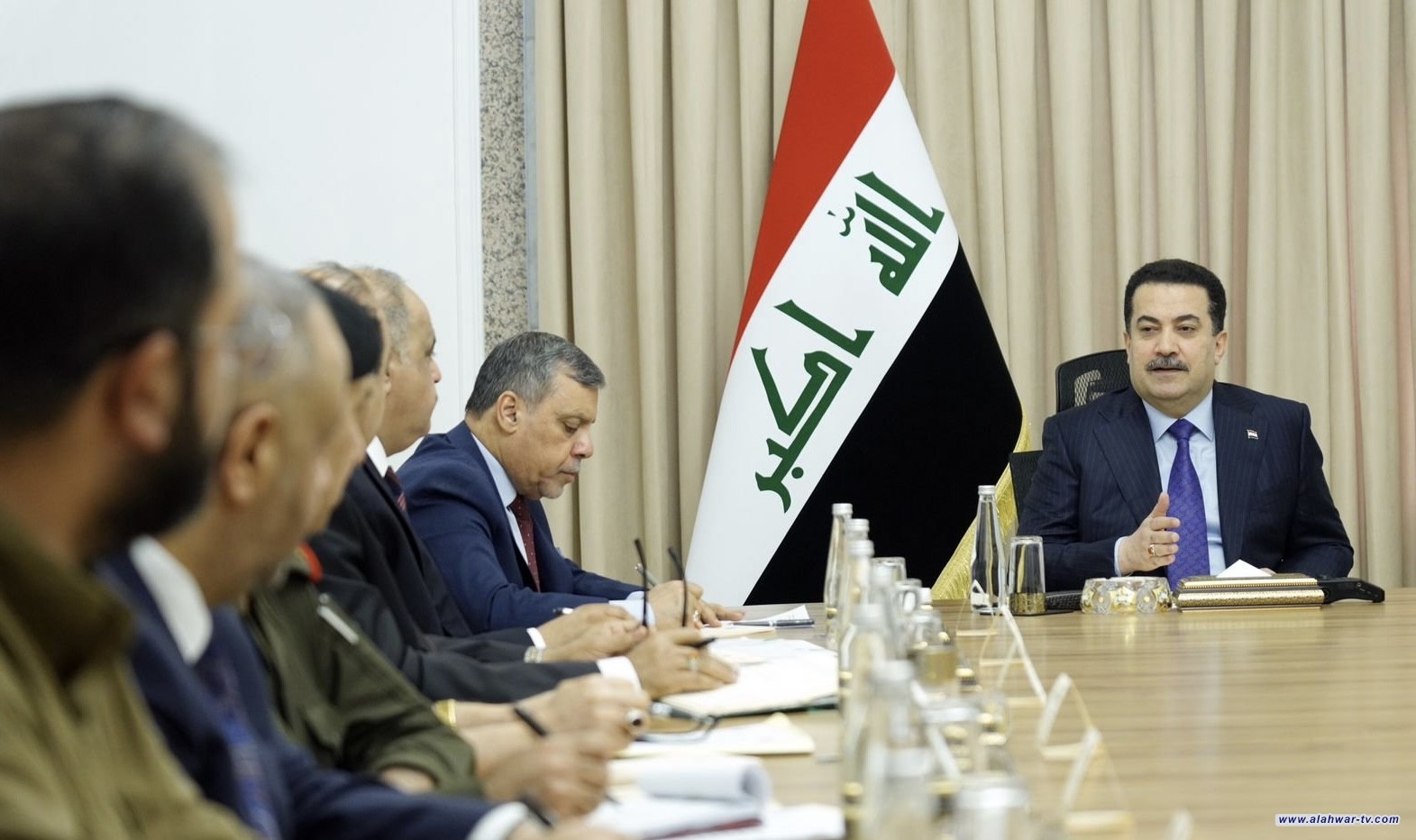 رئيس الوزراء يشدد على ضرورة إكمال مشاريع البلدية والطرق والمدارس والمراكز الصحّية