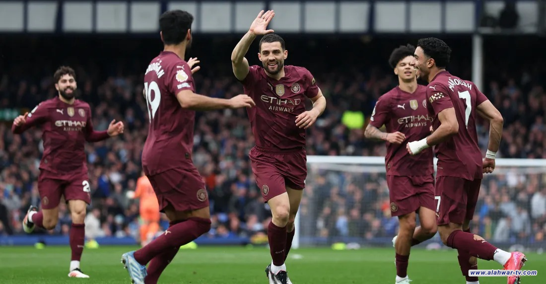 في الوقت القاتل.. مانشستر سيتي يهزم إيفرتون بثنائية