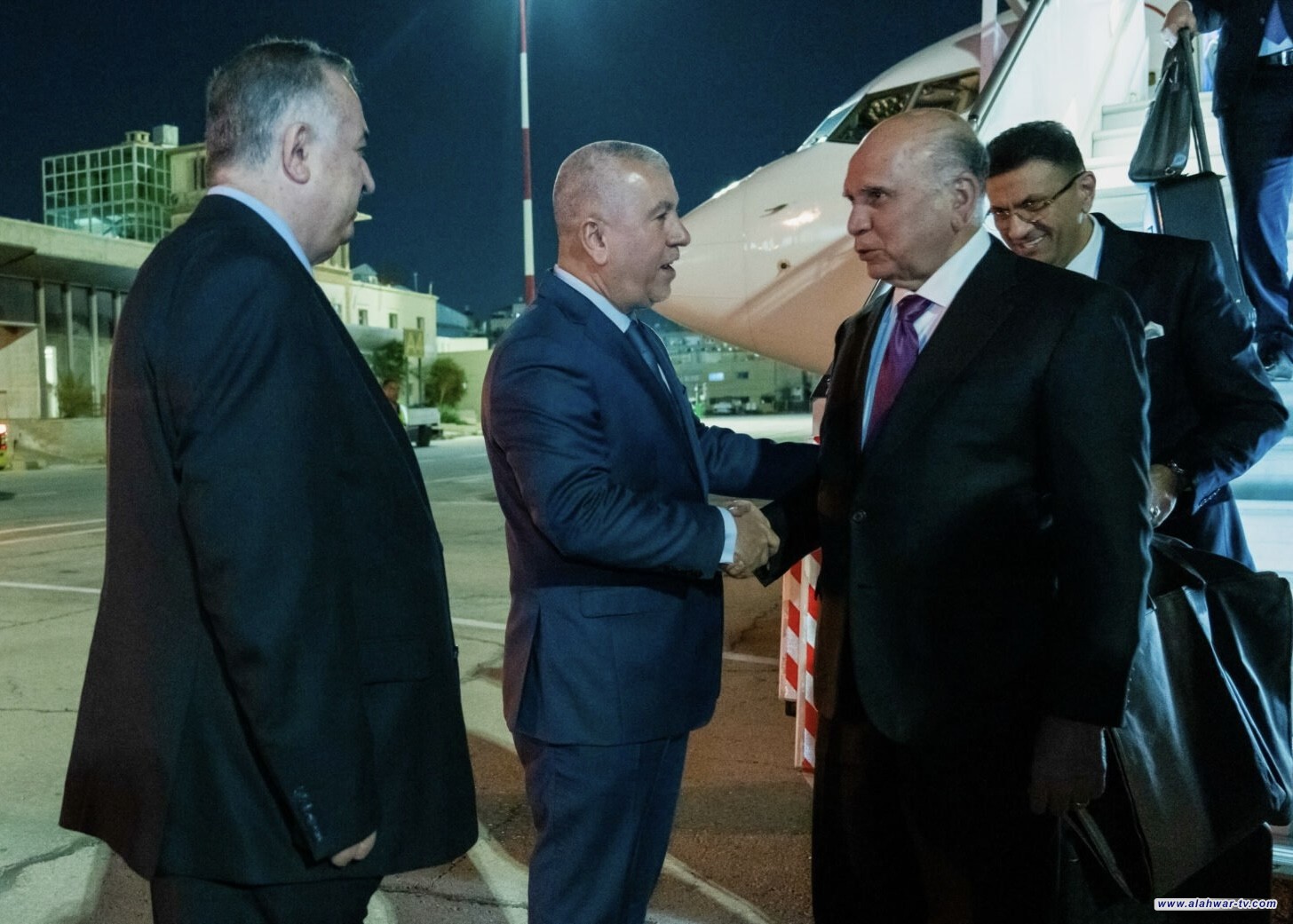 وزير الخارجية يصل إلى الأردن