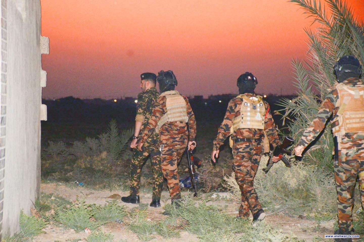 في غضون 24 ساعة شرطة ذي قار تلقي القبض على أكثر من 54 متهما ومخالفا