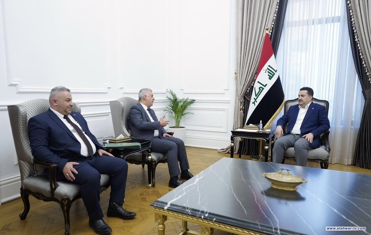رئيس الوزراء يؤكد مضي الحكومة في نهج توطين الصناعة الدوائية في العراق